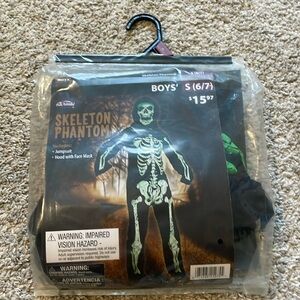 Skeleton Phantom Halloween costume from Walmart. Used size small 6/7